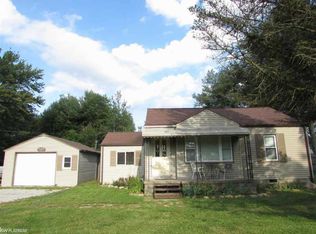 1810 Hickory Rd, Smiths Creek, MI 48074