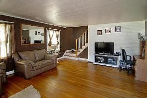 4th image of 128 N Roberta Ave