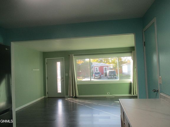 4th image of 612 17th St W