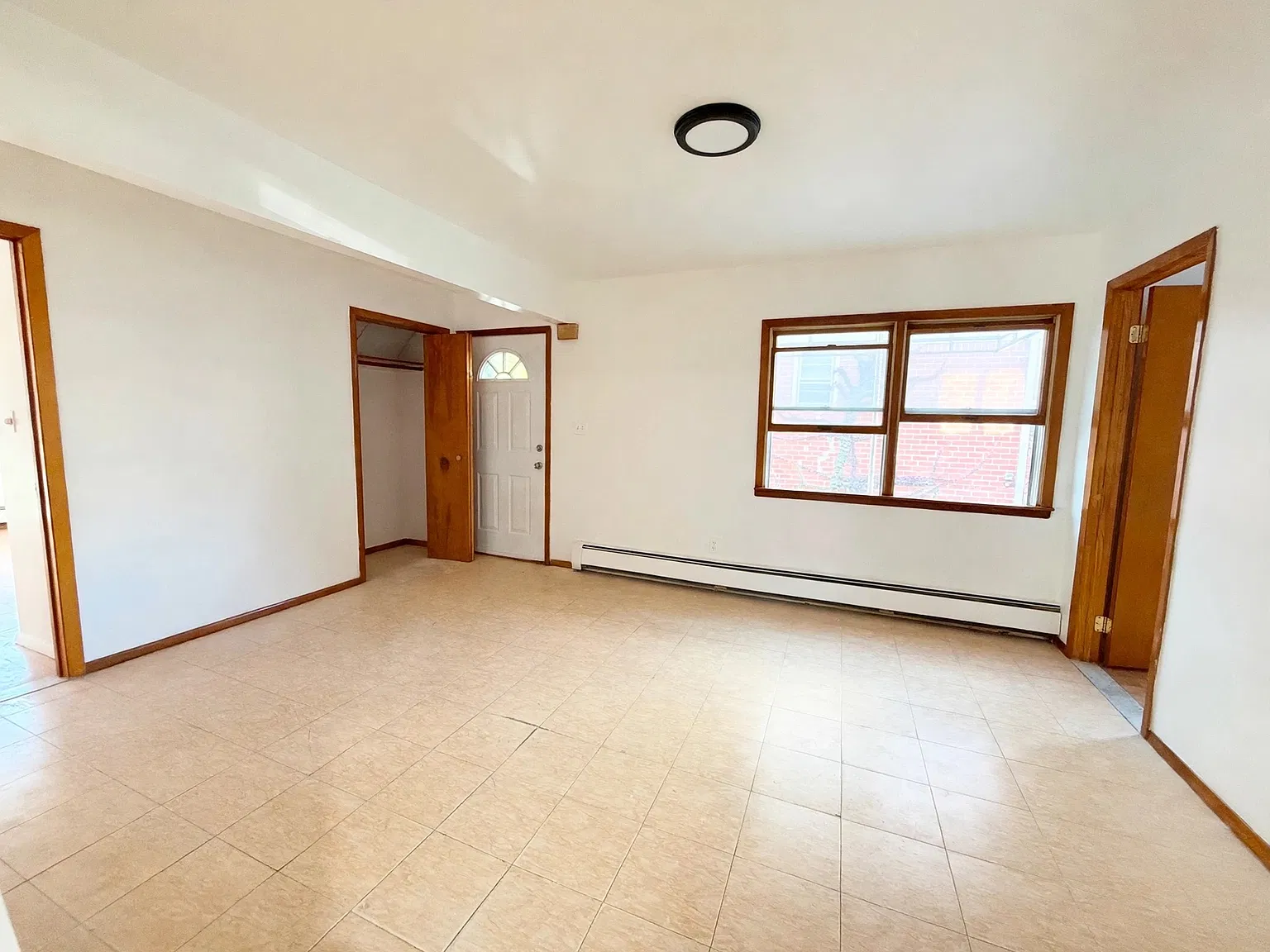 3 bed, $2,800 — Photo 2
