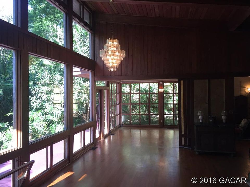 1st image of 2222 NW 8th Ave