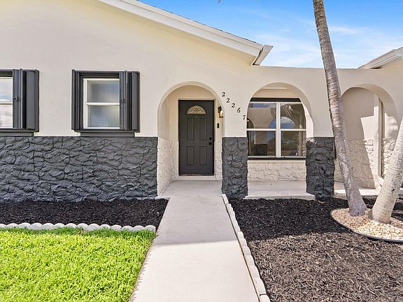 4th image of 22267 SW 57th Avenue