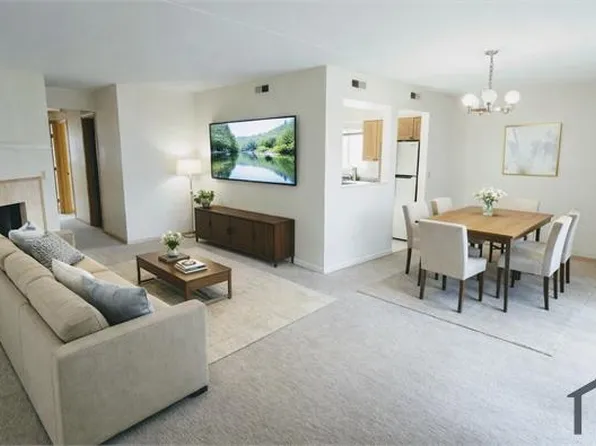 1263 Chalet Rd APT 203, Naperville, IL 60563