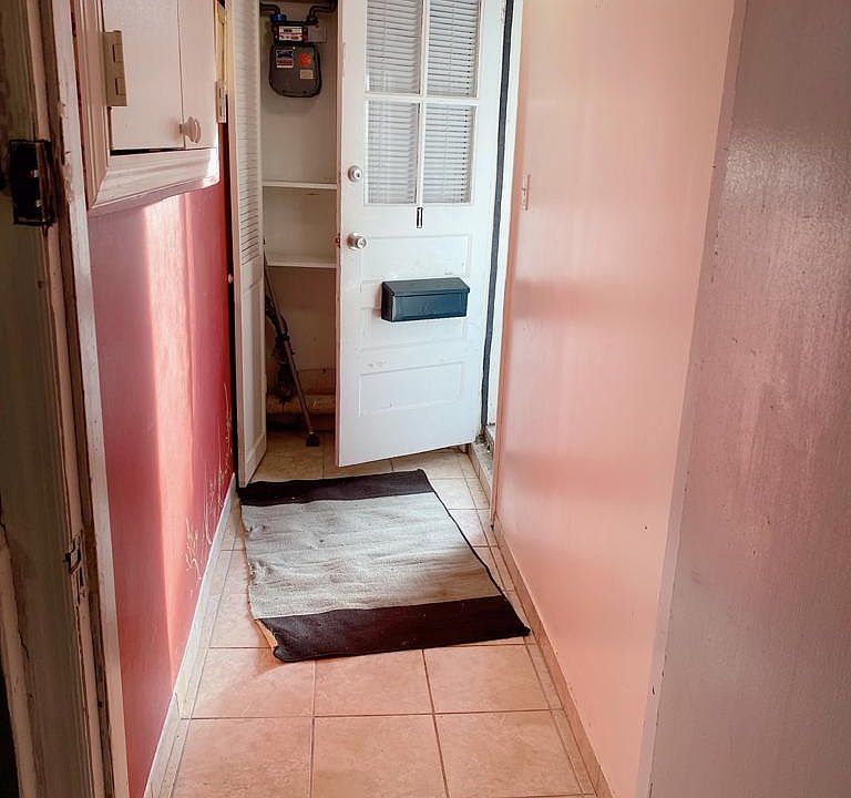 1st image of 1307 Waring Ave