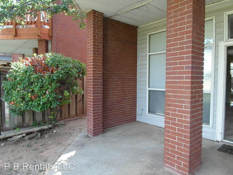1st image of 503 NW Fairway Villa Pl APT 3