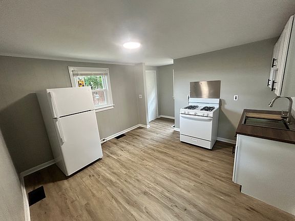 4th image of 16 W 36th St APT 2