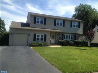 924 Hilltop Rd, Warminster, PA 18974