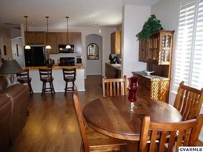 5th image of 735 W Moorwood St