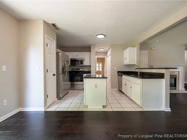 421 Feldspar Way — Photo 5
