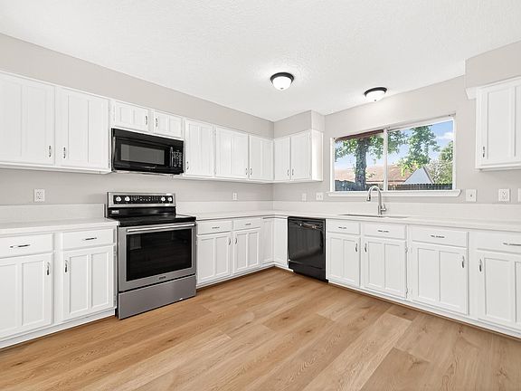 2nd image of 8631 Orchard Ridge Ln