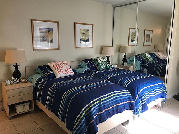 5th image of 837 Island Ct APT 1