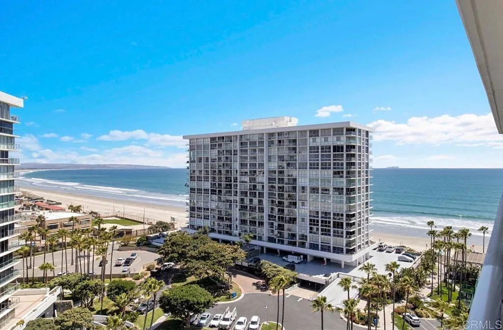 1 bed, 1.5 bath, 831 sqft, $8,500 — Photo 3