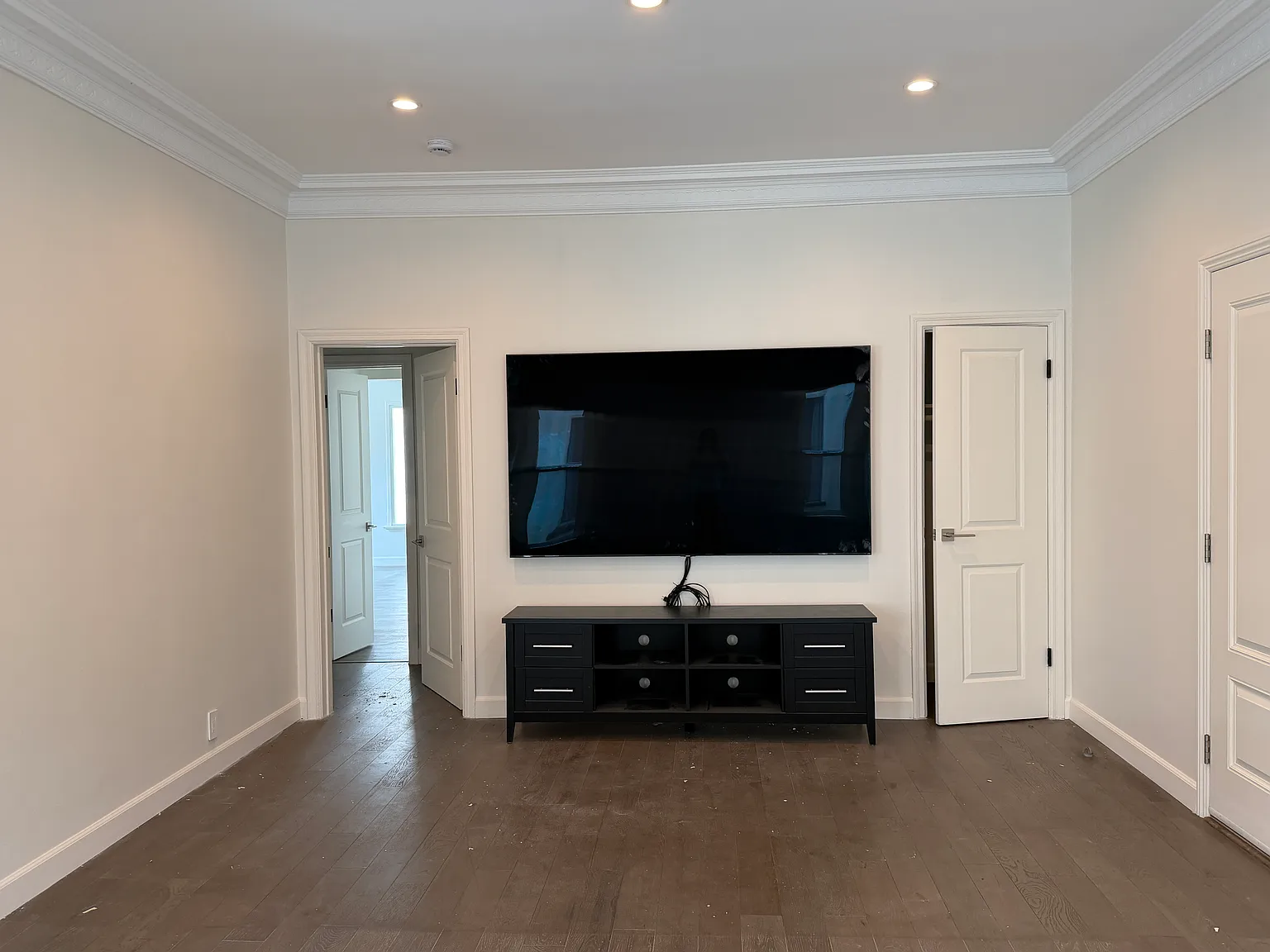 1 bed, 950 sqft, $3,500 — Photo 4
