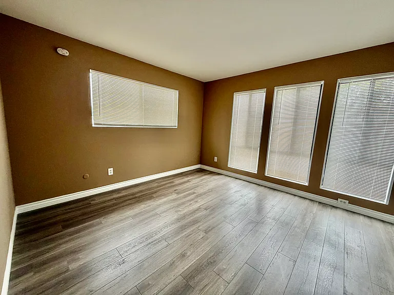 10940 Hesby St #12 — Photo 5