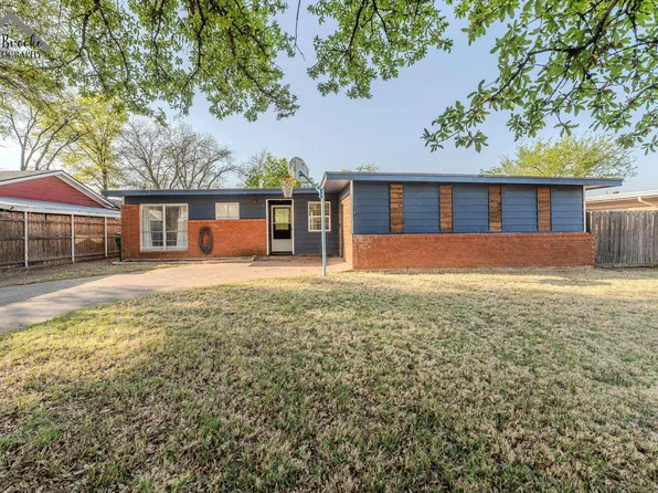 613 W Texas Ave, Iowa Park, TX 76367