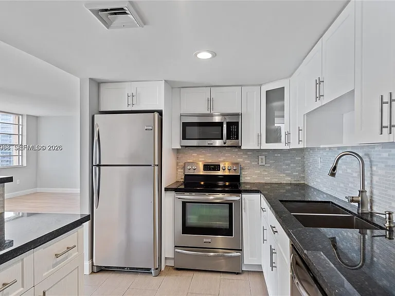 1865 79th Street Cswy #14K — Photo 6