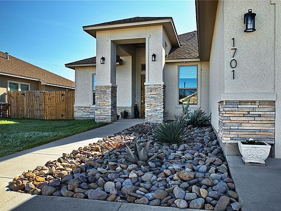2nd image of 1701 Elm View Dr