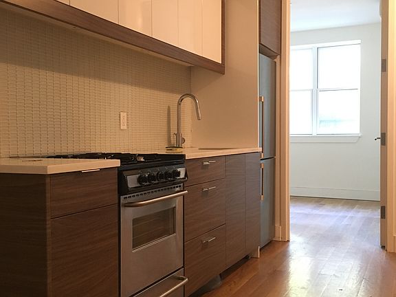 5th image of 106 Meserole St #01