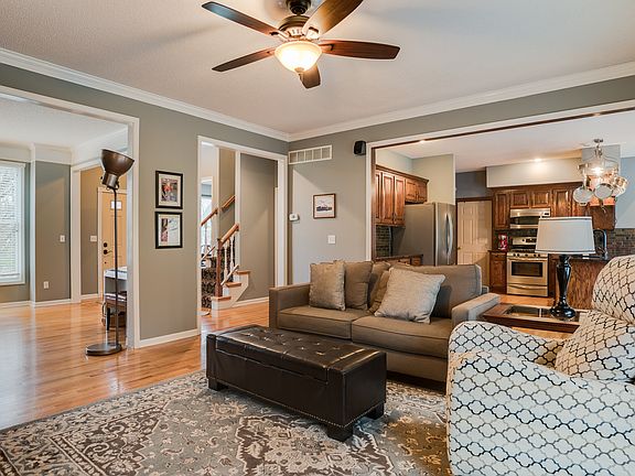 5th image of 6047 W 157th Pl