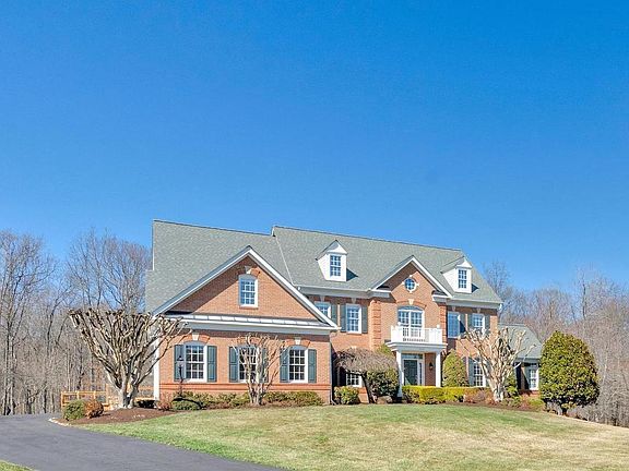 3rd image of 5802 Ridings Manor Pl