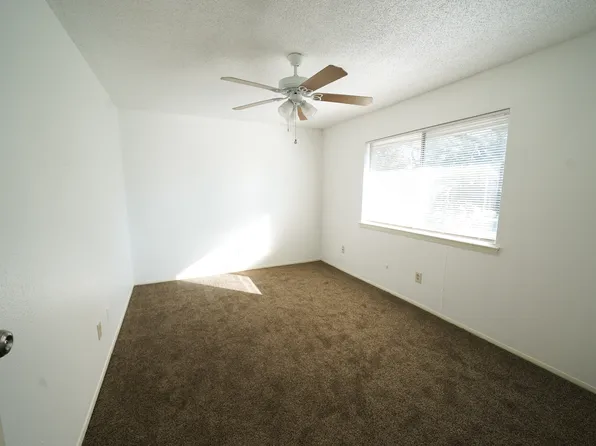 5670 Birchmont Dr APT C, Houston, TX 77091