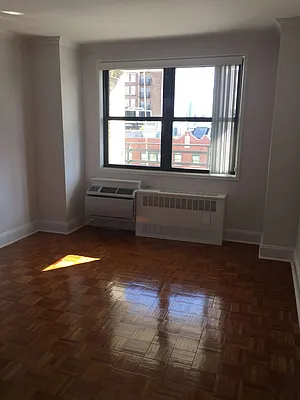 Rented by Metropolis Real Estate of Manhattan | media 31