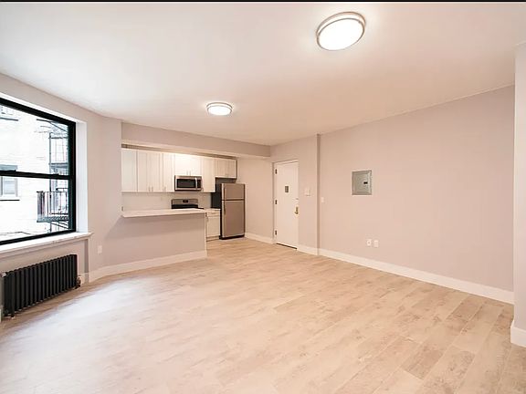 3rd image of 502 W 152nd St #9