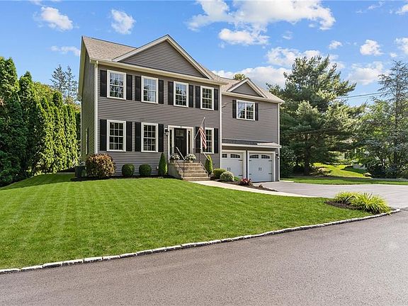 3rd image of 20 Grove Rd