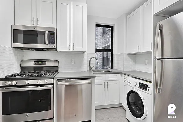 Rented by REZI | media 23