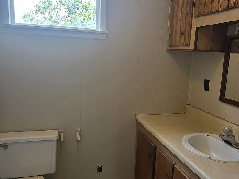 413 W High St #B — Photo 10