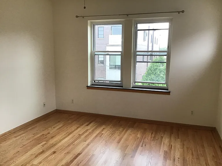 45 N Paulina St #3 — Photo 2