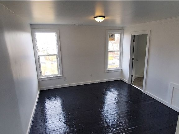 4th image of 729 Guilford St #4