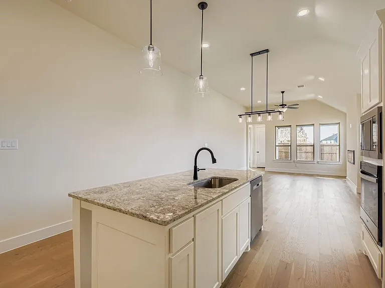 838 Stone Grove Rd — Photo 4