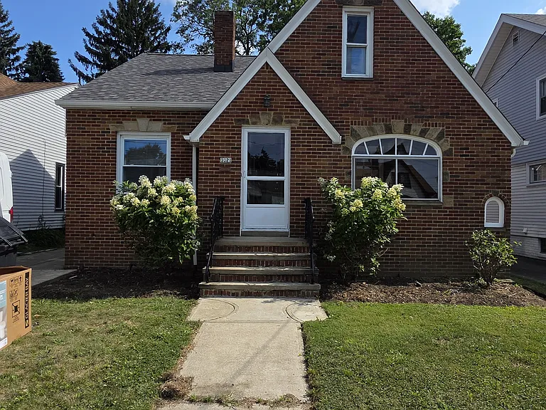 3321 Archmere Ave — Photo 1