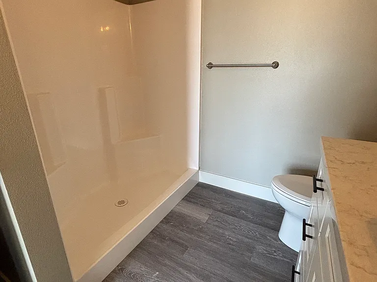 Seven Oaks Luxury Duplexes — Photo 43
