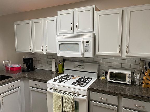 4th image of 3410 McNiff Dr