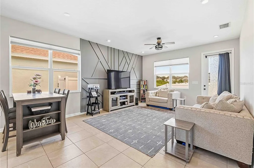 3 bed, 2.0 bath, 1626 sqft, $2,250 — Photo 3