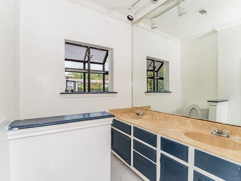 469 E Magnolia Ave — Photo 20