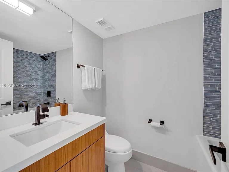 10175 Collins Ave #102 — Photo 25