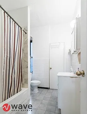 Rented by Wave Real Estate Group | media 29