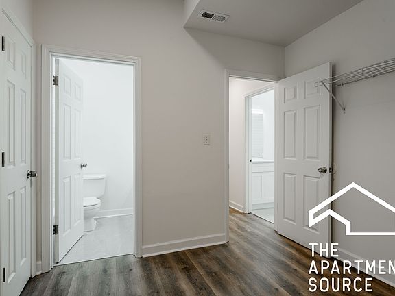 4th image of 2112 N Campbell Ave #G1