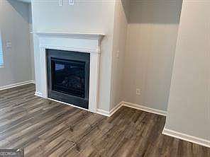 4th image of 2242 Whistler Way NE