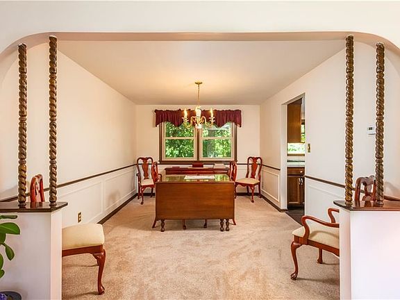 4th image of 38 Deerwood Dr