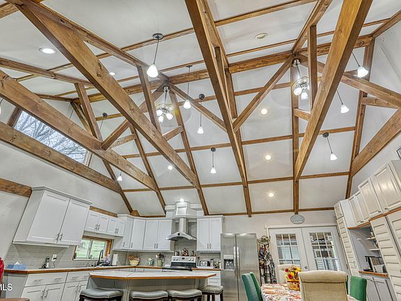 4th image of 1744 Snake Hollow Rd