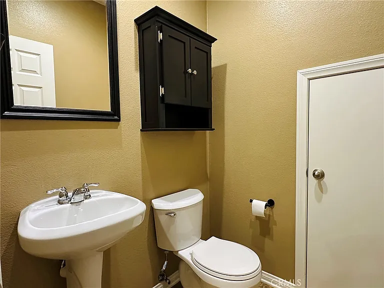 7055 Village Dr — Photo 6
