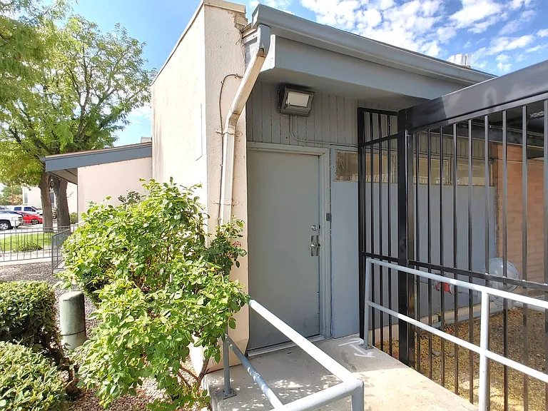 4601 Carlisle Blvd NE — Photo 10