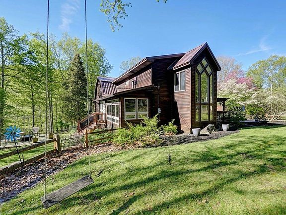 4th image of 590 Fox Rd