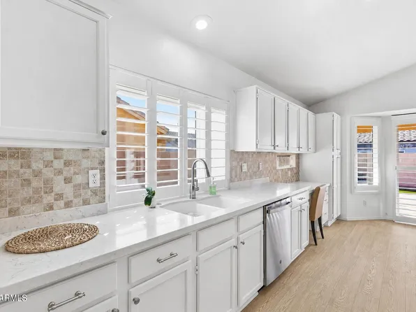 14643 W WHISPERING WIND Trail, Surprise, AZ 85374