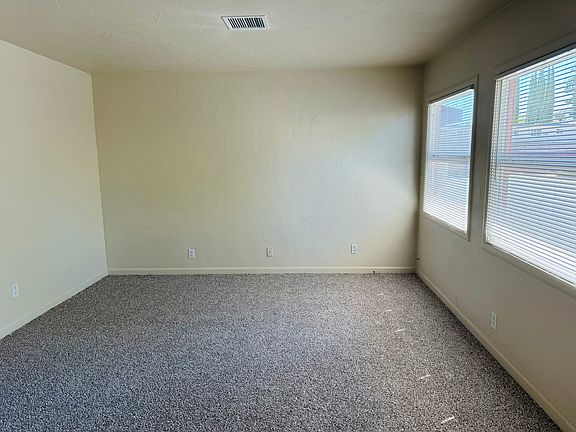 5th image of 220 W Beverly Pl #220