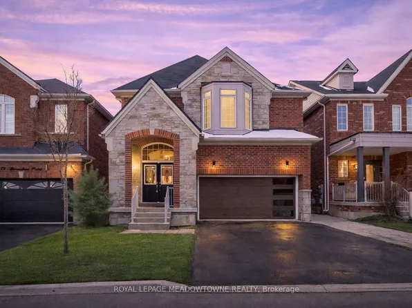 471 Ollerenshaw Point, Milton, ON L9T 8P7